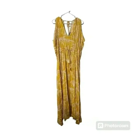 Aakaa Dresses & Skirts - Aakaa yellow maxi dress!